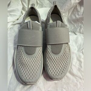 Sorel Kinetic Impact Strap Sneaker dove / moonstone Sz 11 - have been tried on